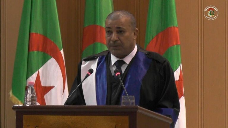 تشييع جنازة مدير جامعة بسكرة أحمد بوطرفاية