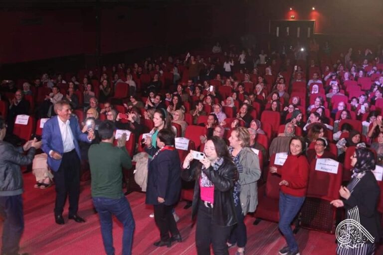 وهران : إقبال كبير على السهرات الفنية لشهر رمضان