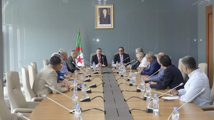 وهران : السلطات المحلية تجتمع بشركة هيبروك سوناطراك