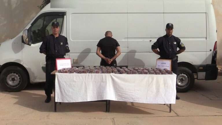 توقيف شخص في العقد الرابع من العمر وحجز 14010 كبسولة من المؤثرات العقلية