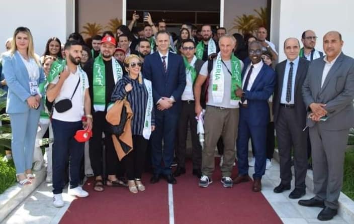 وزير الشباب والرياضة يشرف على استقبال وفد من شباب الجالية الجزائرية المقيمة بالخارج