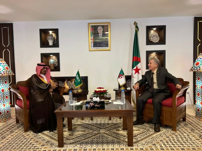 وزير السياحة يستقبل سفير المملكة العربية السعودية بالجزائر