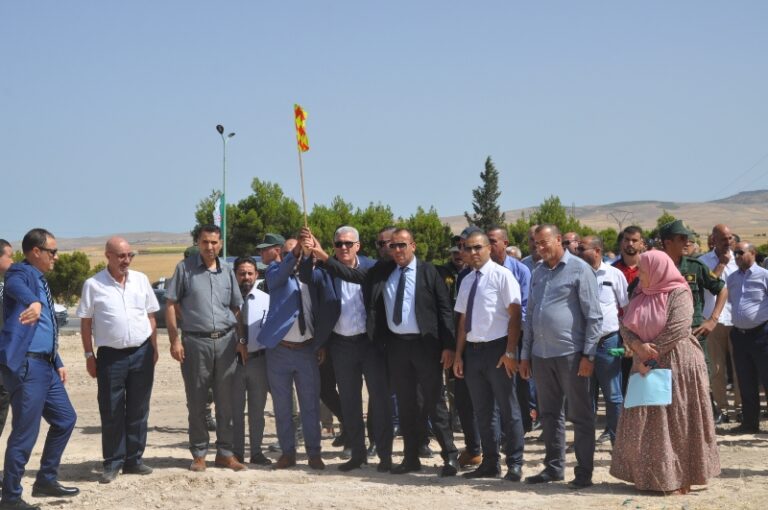 والي سطيف يعيد بعث مشروع التجزئات السكنية الاجتماعية ويعطي إشارة انطلاق اشغال التهيئة