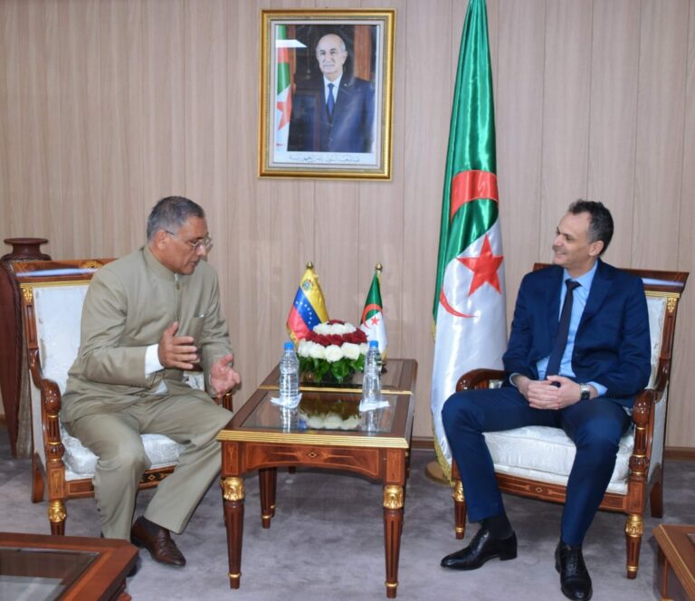 وزير الشباب والرياضة يستقبل سفير جمهورية فنزويلا البوليفارية