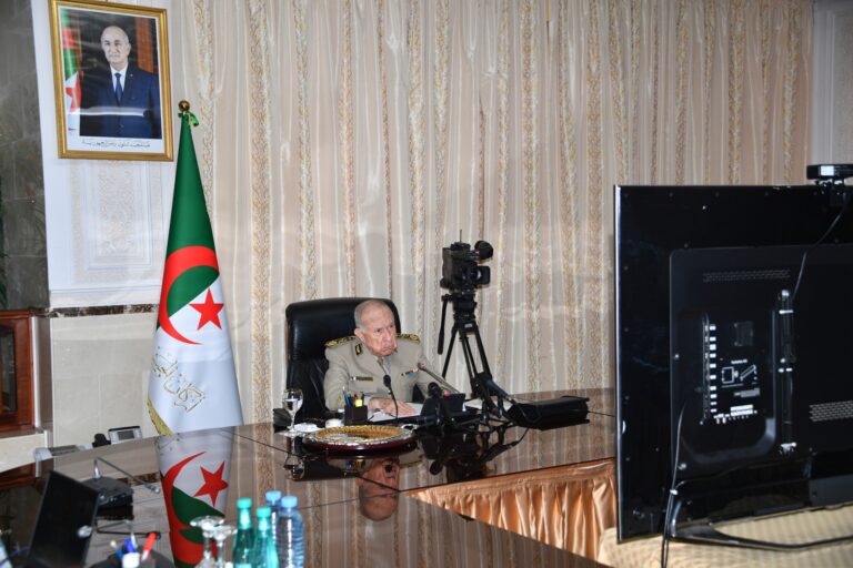 الفريق أول السعيد شنقريحة يشارك عبر تقنية التحاضر المرئي عن بعد في الندوة الـ11 للأمن الدولي بموسكو