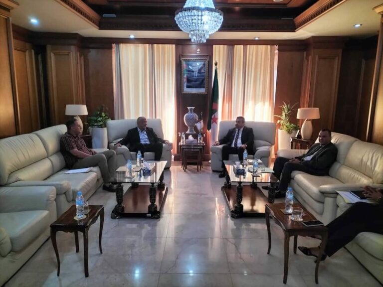 وزير الطاقة والمناجم يستقبل عضو مجلس الأمة ورئيس المجلس الشعبي لولاية تبسة