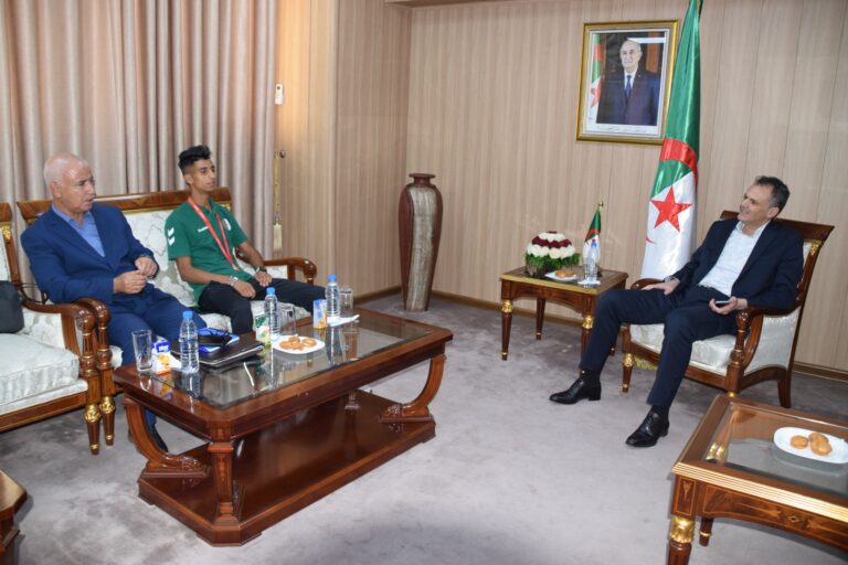 وزير الشباب والرياضة يستقبل الرياضين المتوجين في الالعاب العالمية الجامعية