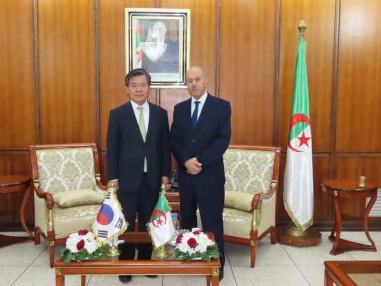 وزير الصحة يستقبل سفير جمهورية كوريا الجنوبية بالجزائر