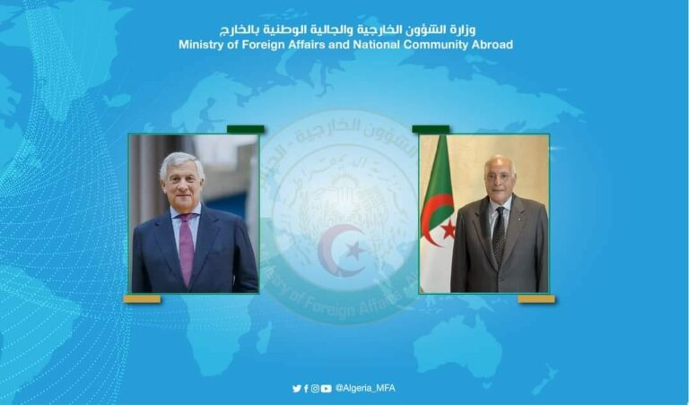 السيد أحمد عطاف يتلقى مكالمة هاتفية من قبل نظيره الإيطالي