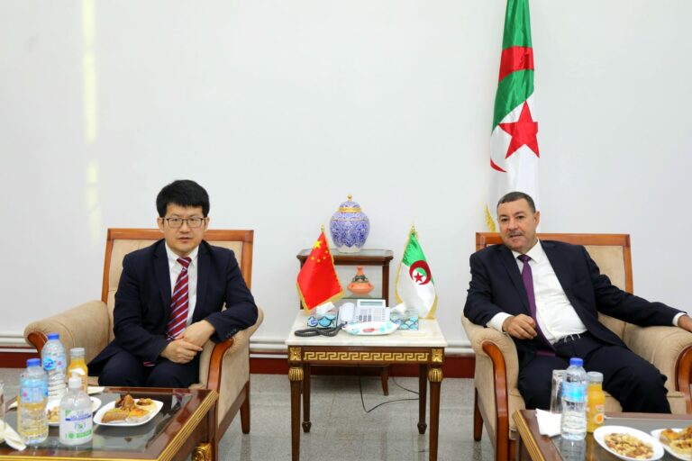 والي ولاية وهران يستقبل سعادة سفير جمهورية الصين الشعبية بالجزائر