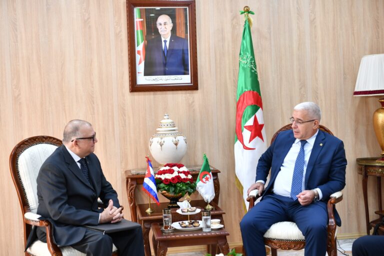 رئيس المجلس الشعبي الوطني يستقبل سفير جمهورية كوبا