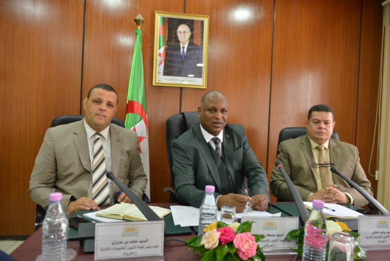 المجلس الشعبي الوطني : لجنة القانونية تستمع إلى نواب الرئيس بخصوص مشروع النظام الداخلي للمجلس