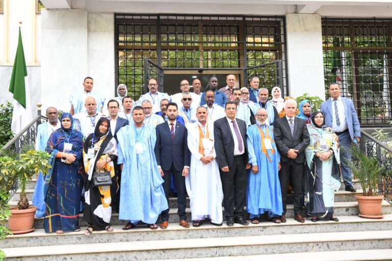 نواب من المجلس الوطني للجمهورية العربية الصحراوية الديمقراطية في دورة تكوينية بالمجلس الشعبي الوطني