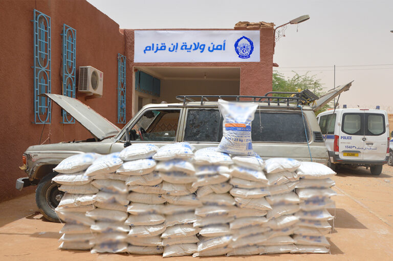 شُرطة إن قزام تُحبط محاولة تهريب أزيد من 07 أطنان من المواد الغذائية المُدعمة