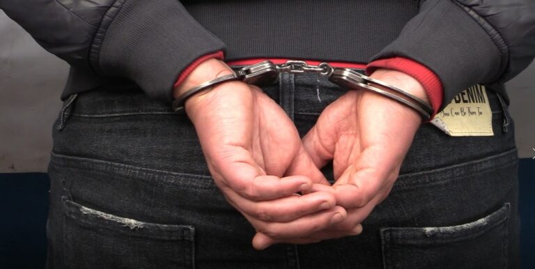 شرطة بئر التوتة بالعاصمة توقف مشتبه فيهم عن قضية سرقة بالوعات