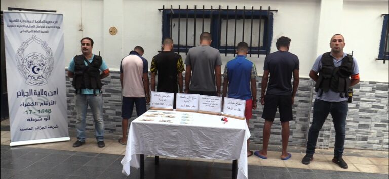 شرطة العاصمة : إحباط محاولة هجرة غير شرعية وتوقيف 05 أشخاص مشتبه فيهم