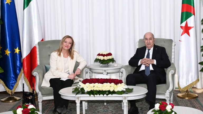 رئيس الجمهورية يتلقى مكالمة هاتفية من رئيسة مجلس الوزراء لجمهورية إيطاليا