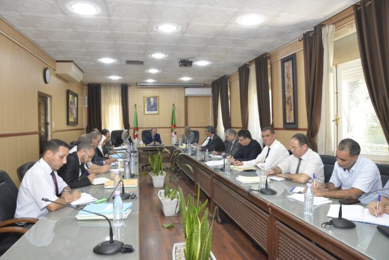 وزير التربية يترأس ندوة وطنية يشدد فيها على تنفيذ تعليمات رئيس الجمهورية