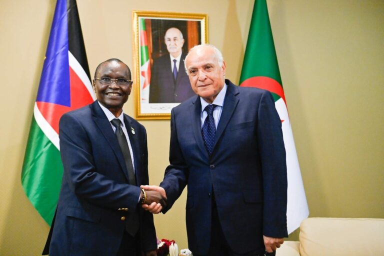 وزير الخارجية أحمد عطاف يستقبل نظيره من جمهورية جنوب السودان