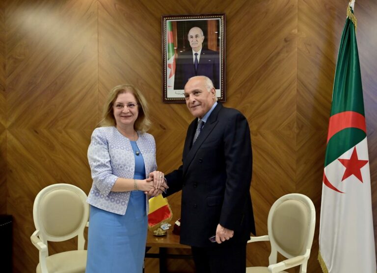 وزير الخارجية أحمد عطاف يستقبل نائبة وزير خارجية جمهورية رومانيا دانييلا جيتمان