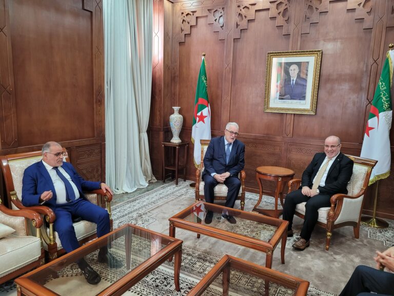 وزير الشؤون الدينية يستقبل عميد مسجد باريس الكبير والمدير العام لذات المسجد