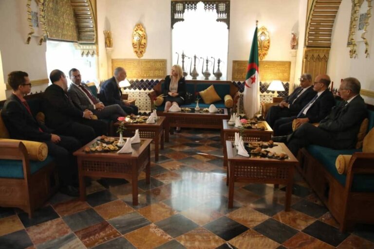 رئيسة الهلال الأحمر الجزائري تشارك في افتتاح فعاليات ورشة عمل تدريبية حول” المفاهيم الاساسية لإدارة الهجرة”