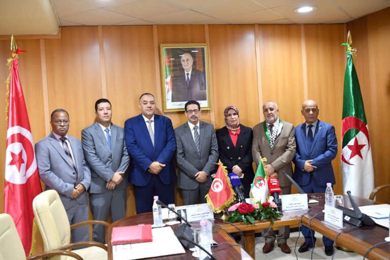 السيدة هجيرة عباس تشرف على تنصيب مجموعة الصداقة “الجزائر- تونس”