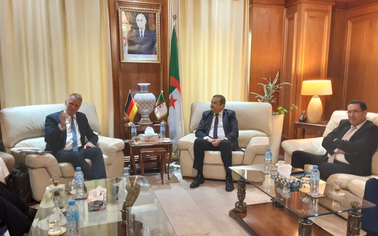 وزير الطاقة والمناجم يستقبل كاتب الدولة البرلماني لدى الوزارة الاتحادية للاقتصاد وحماية المناخ