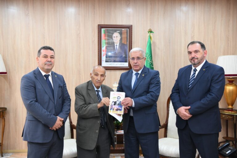 رئيس المجلس الشعبي الوطني يستقبل المجاهد محمد غفير المعروف بـ “موح كليشي”