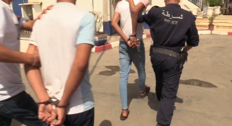 شرطة زرالدة بالعاصمة تطيح بمروج مخدرات (قنب هندي) والمؤثرات العقلية