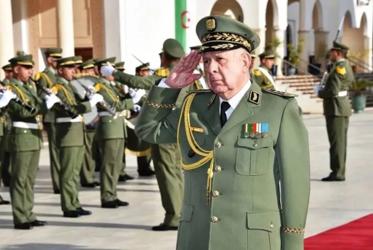 الفريق أول شنقريحة يشرف على تخرج الدفعة الـ 17 بالمدرسة العليا الحربية