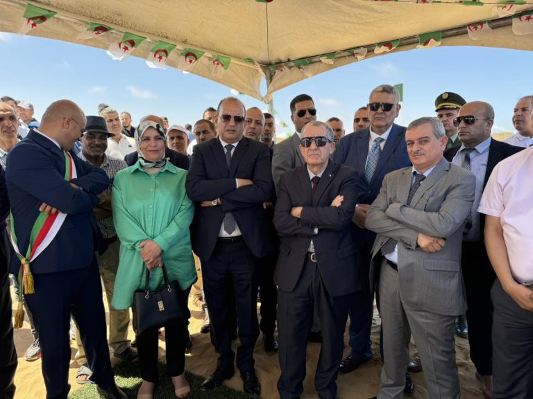 ديدوش في زيارة عمل يعاين خلالها واقع قطاعه بولاية مستغانم