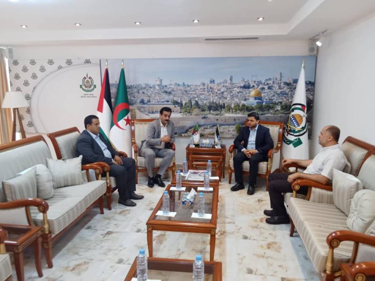 وفد من البرلمان يقدم واجب العزاء في استشهاد إسماعيل هنية
