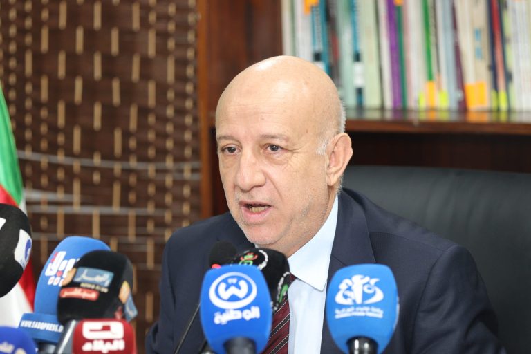 الحزب العتيد “الأفلان” ينصب المديرية الإعلامية استعدادا للاستحقاق 07 سبتمبر