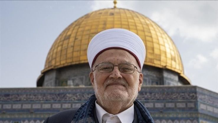 منع خطيب مسجد الأقصى “الشيخ صبري خطيب” من دخول المسجد 6 أشهر