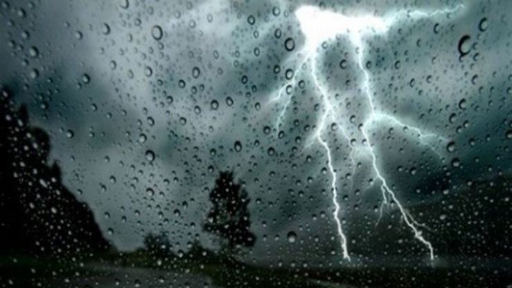 رياح قوية وأمطار رعدية على هذه الولايات