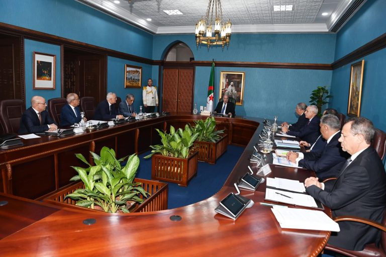 رئيس الجمهورية يترأس اجتماعا تحضيريا أوليا مخصصا لمشروع قانون المالية 2025