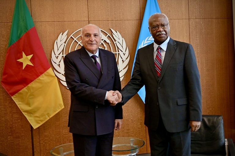 وزير الخارجية السيد أحمد عطاف يجري محادثات ثنائية مع رئيس الجمعية العامة للأمم المتحدة