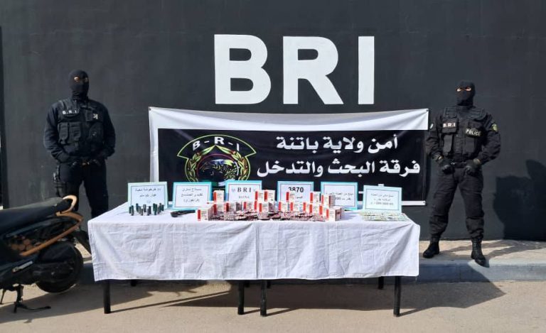 شرطة باتنة توقف شخص وتحجز 3870 كبسولة من المؤثرات العقلية