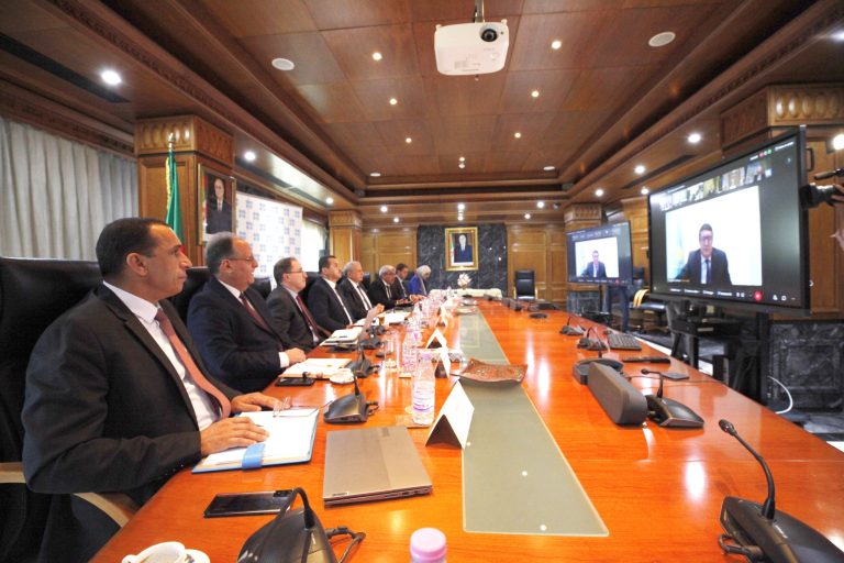 وزير الطاقة والمناجم يشارك في أعمال الاجتماع الـ 56 للجنة المراقبة الوزارية المشتركة لأوبك والغير أوبك