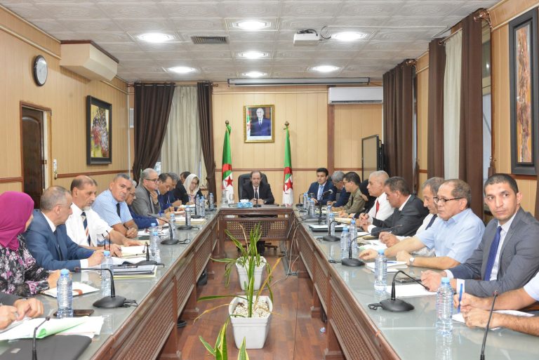 وزير التربية الوطنية يترأس ندوة مرئية مع مديري التربية للولايات