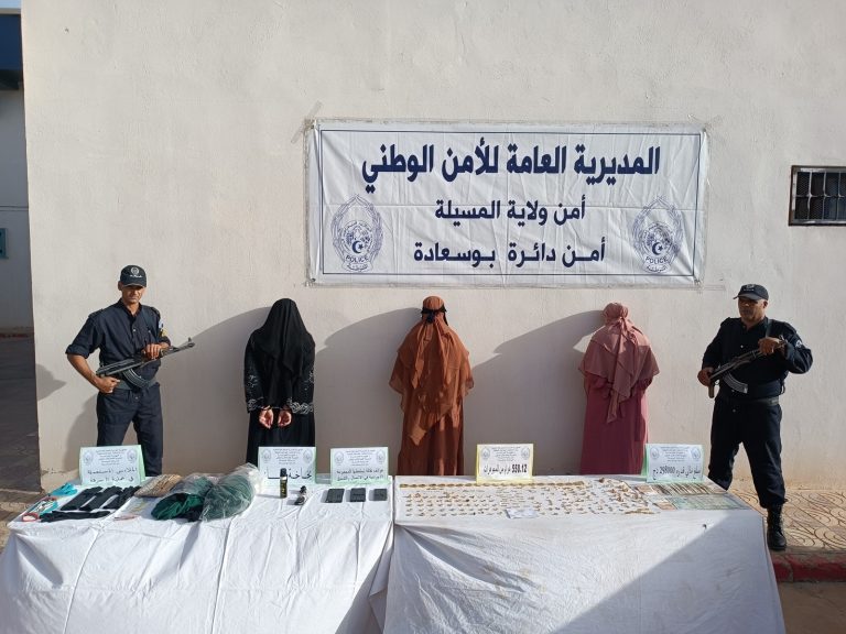 شرطة المسيلة : توقيف عصابة مشكلة من ثلاث نسوة لتورطهم في السطو على محل بيع المجوهرات