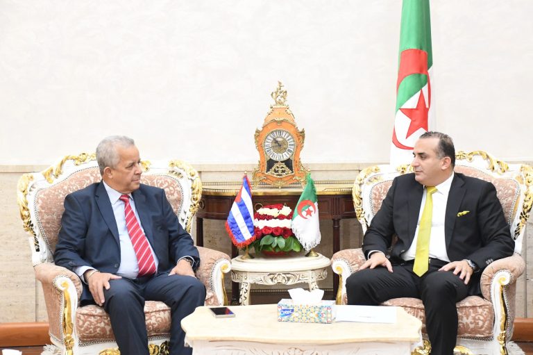 رئيس لجنة الشؤون الخارجية والتعاون والجالية يستقبل سفير جمهورية كوبا