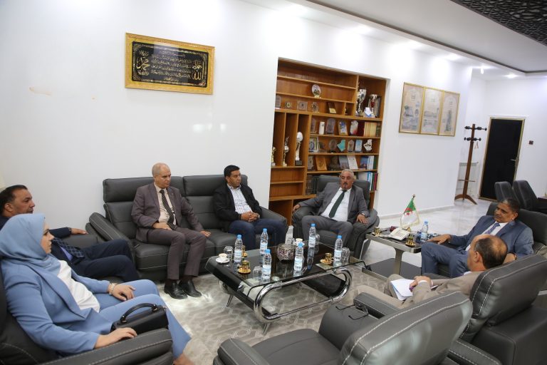 والي ولاية سعيدة يلتقي أعضاء من البرلمان بغرفتيه