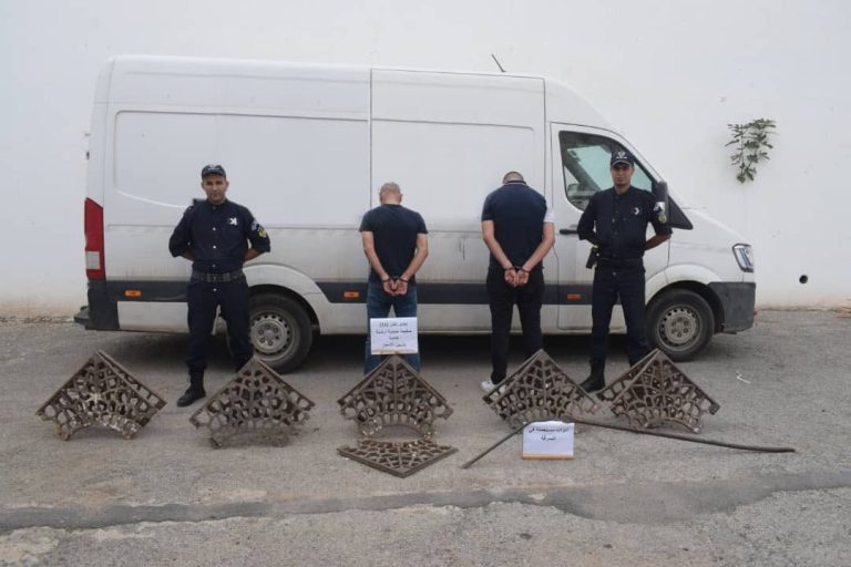 شرطة العاصمة تطيح بشبكة إجرامية مختصة في سرقة الإطارات المعدنية الخاصة بتزيين الأشجار