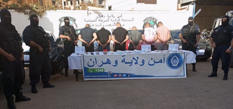 شرطة وهران توقف ستة أشخاص وتحجز 9090 قرص مهلوس من نوع إكستازي