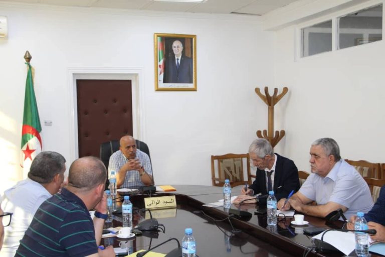 والي ولاية تيزي وزو يلتقي أعضاء من البرلمان بغرفتيه