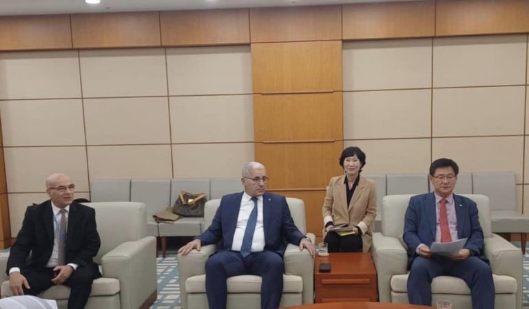 السيد بوغالي يحل بمطار اشيون الدولي بالعاصمة سيول