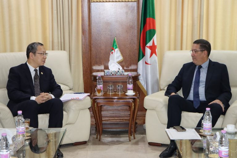 الأمين العام لوزارة الطاقة يستقبل نائب رئيس المؤسسة الوطنية النووية الصينية (سي.إن.إن.سي)