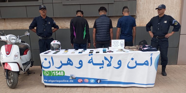 شرطة وهران تضع حدا لسارقي الهواتف النقالة باستعمال دراجة نارية